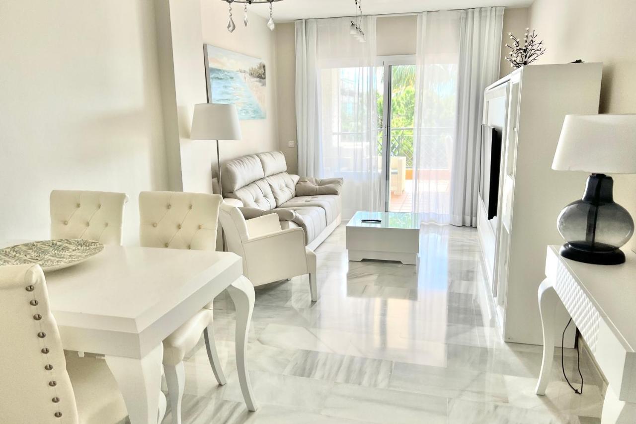 Mi Capricho Beachfront- 9F Apartment With Sea Views - Costa Del Sol Sitio de Calahonda エクステリア 写真